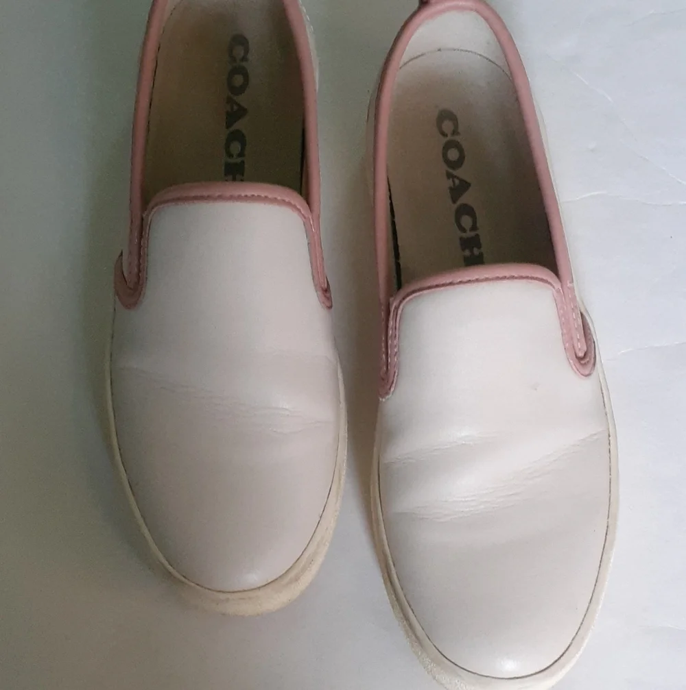 Coach White Leather Slip-On Flats with Pink Trim